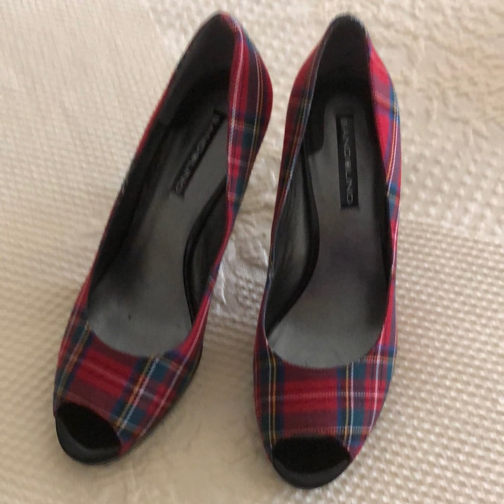 Bandolino Red Plaid 8 1/2 M heel Shoes